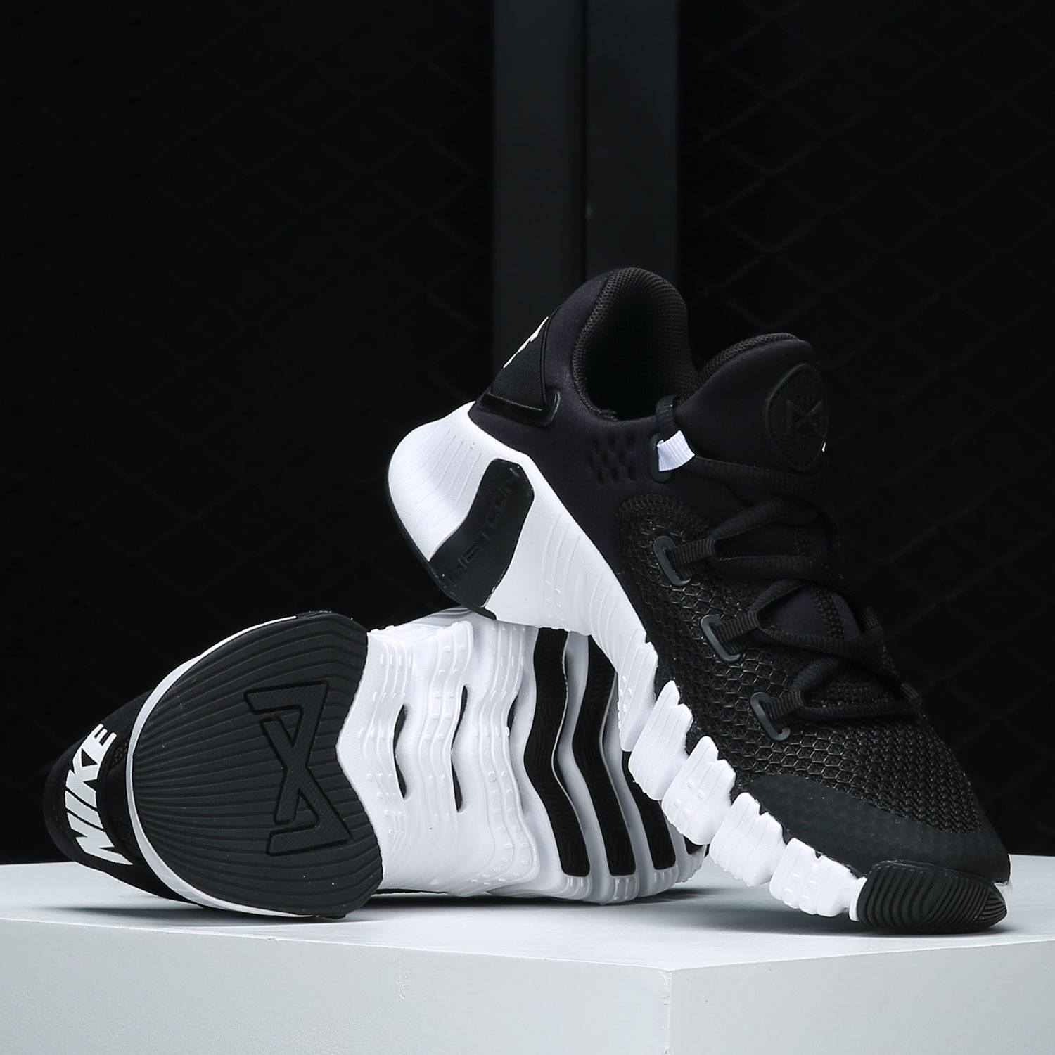 Nike Authentic Women's Free Me - Women Shoes Nike 评论和价格